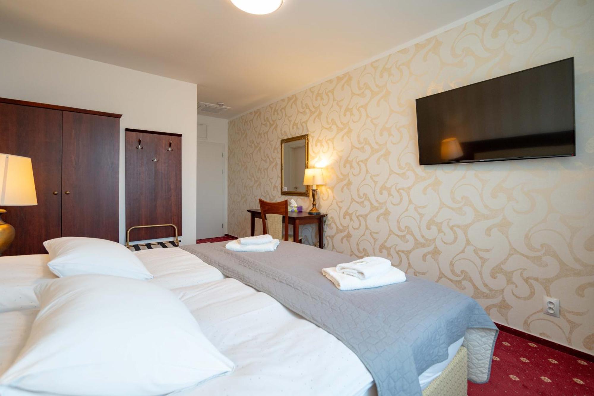 Hotel Volf Prestice Luaran gambar