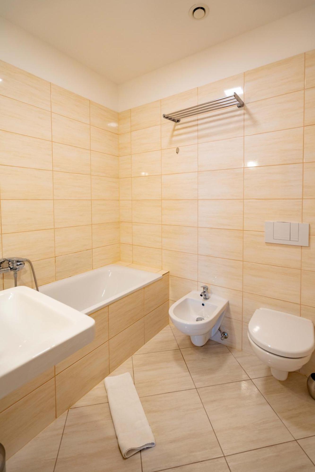 Hotel Volf Prestice Luaran gambar