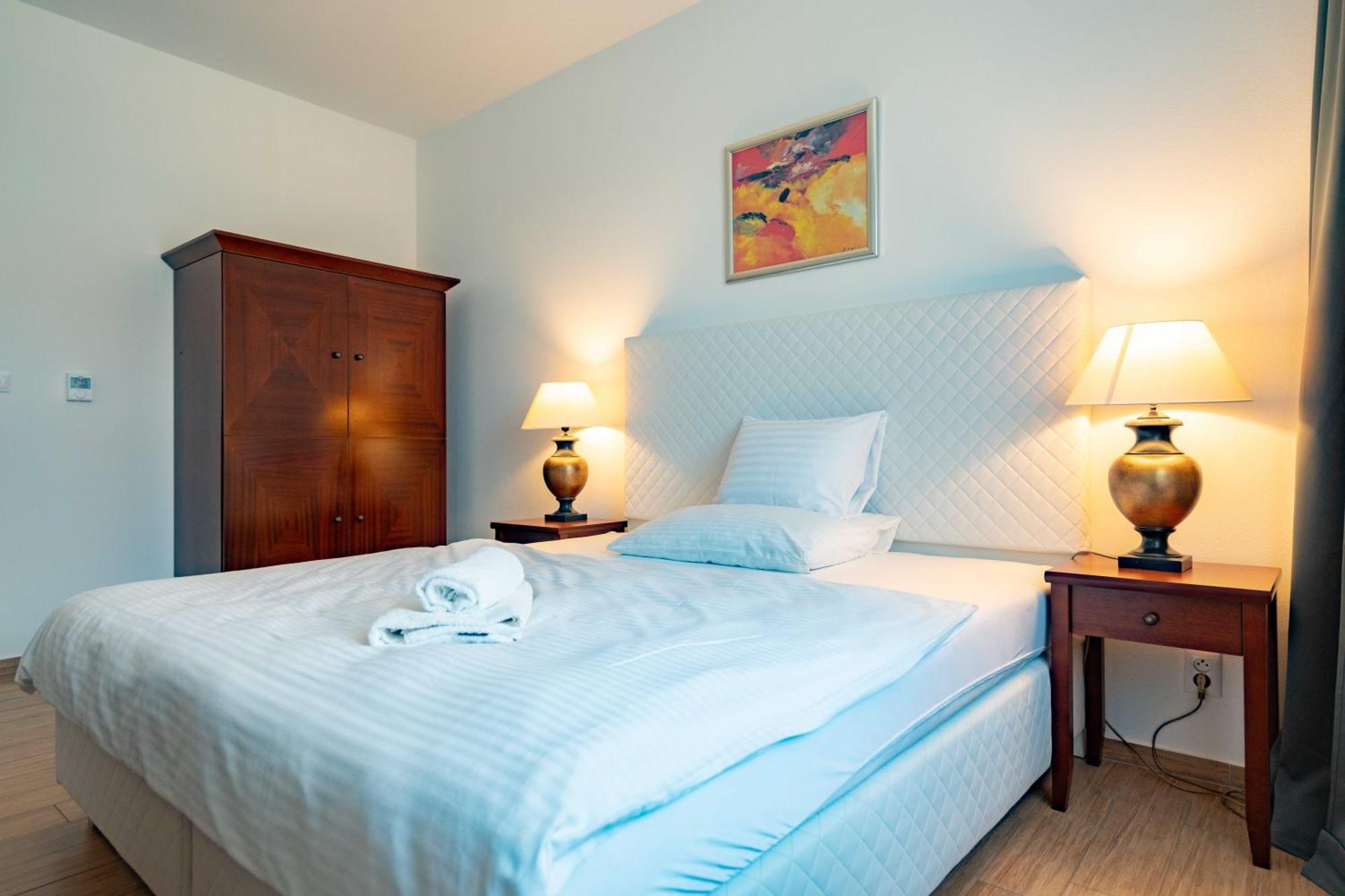 Hotel Volf Prestice Luaran gambar