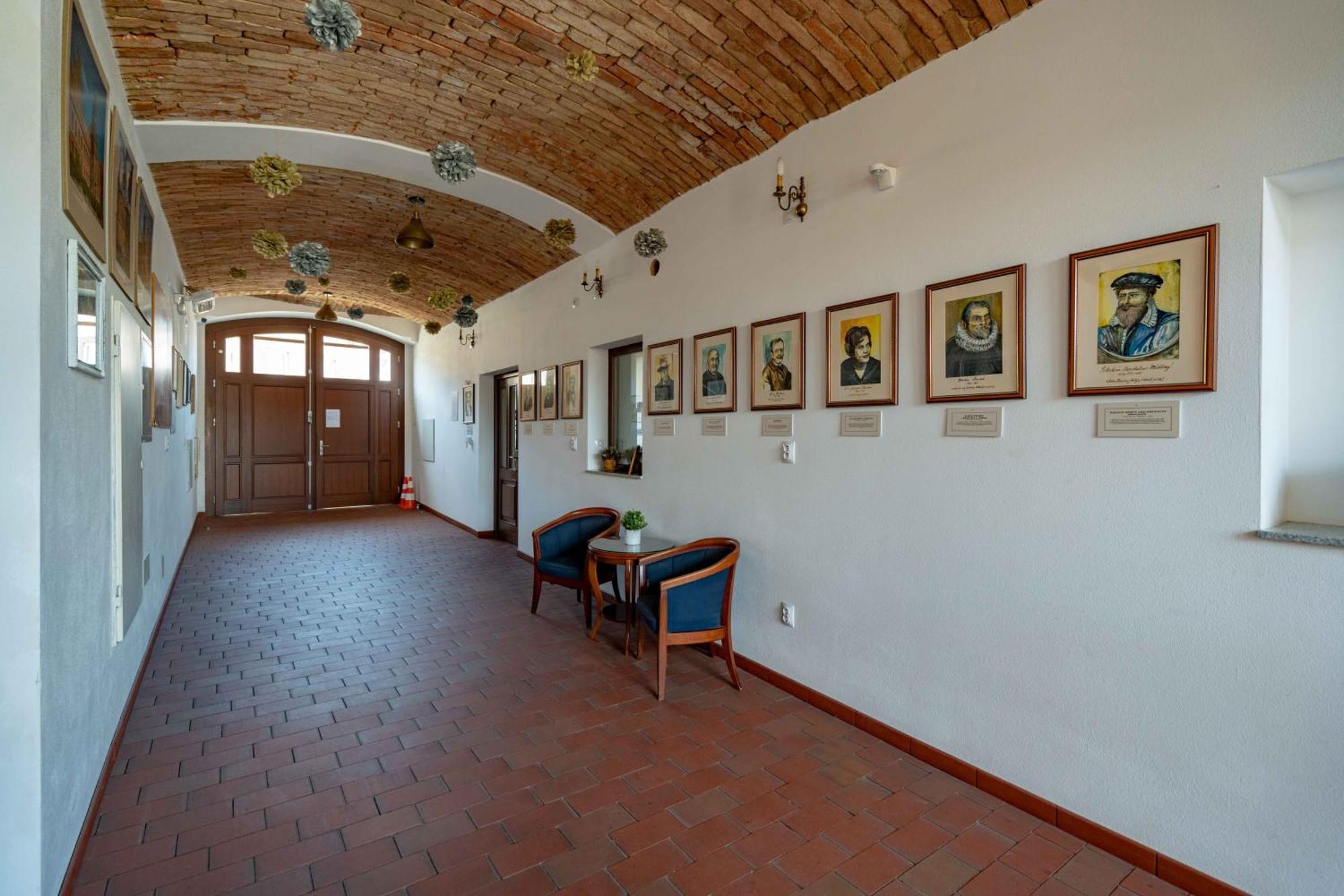 Hotel Volf Prestice Luaran gambar