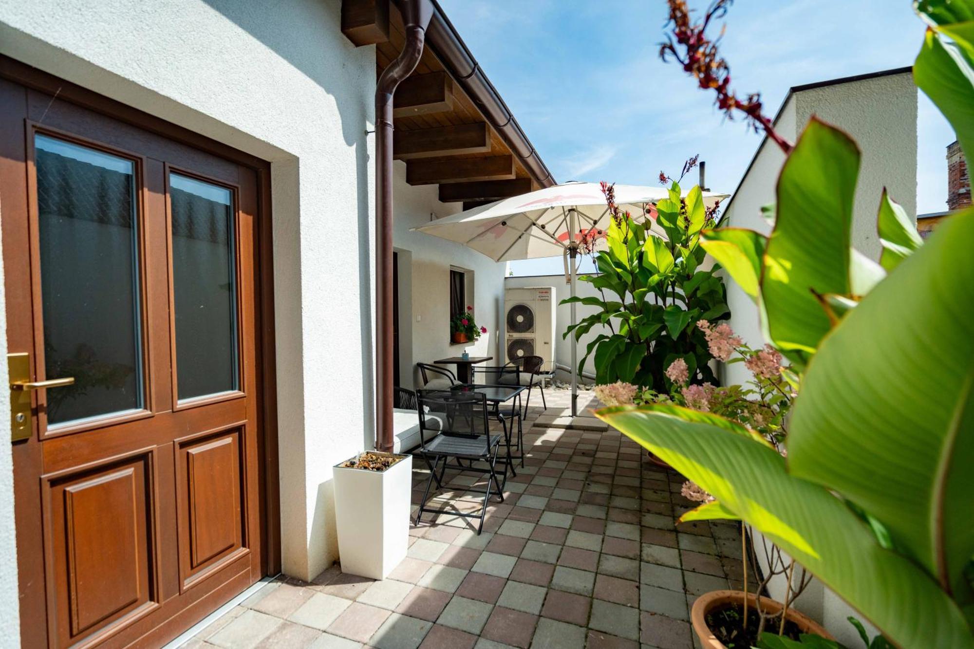 Hotel Volf Prestice Luaran gambar